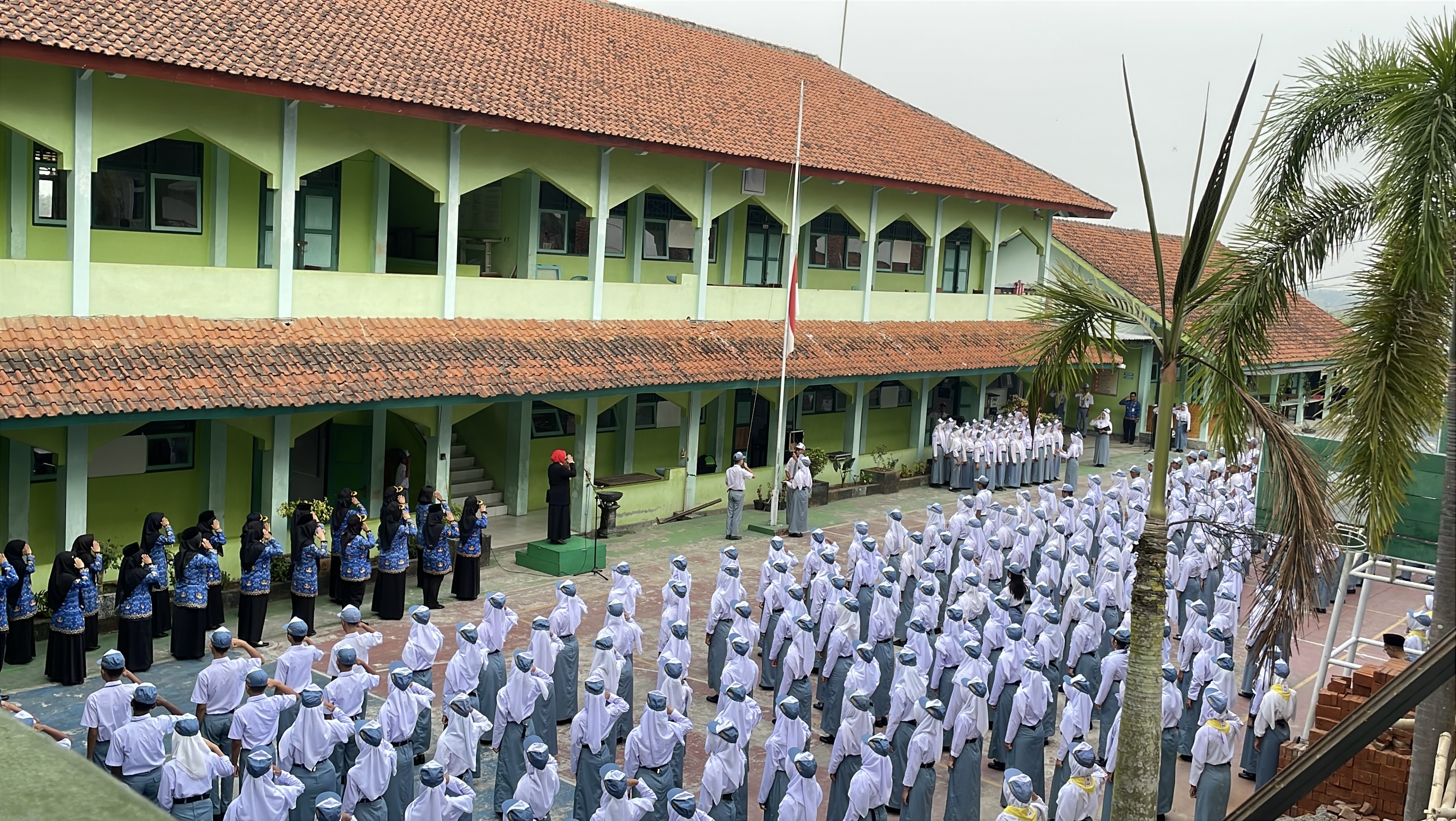 Khidmat dan Semangat Kemerdekaan: SMK Negeri 7 Purworejo Gelar Upacara HUT ke-81 Republik Indonesia